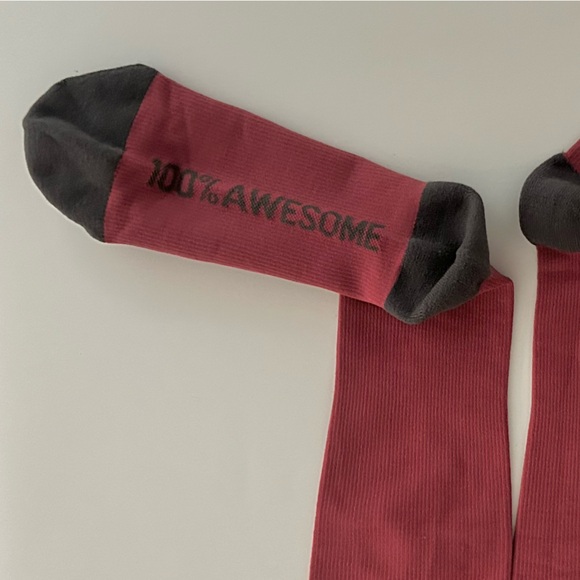 FIGS New Solid Compression Socks 100% AWESOME Small Dark Mauve Gray - Picture 4 of 4